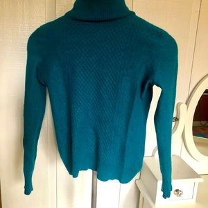 CASHMERE Turtle Neck Sweater